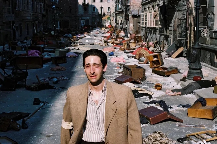 Pianista aktor: jak Adrien Brody zmienił się dla roli Władysława Szpilmana